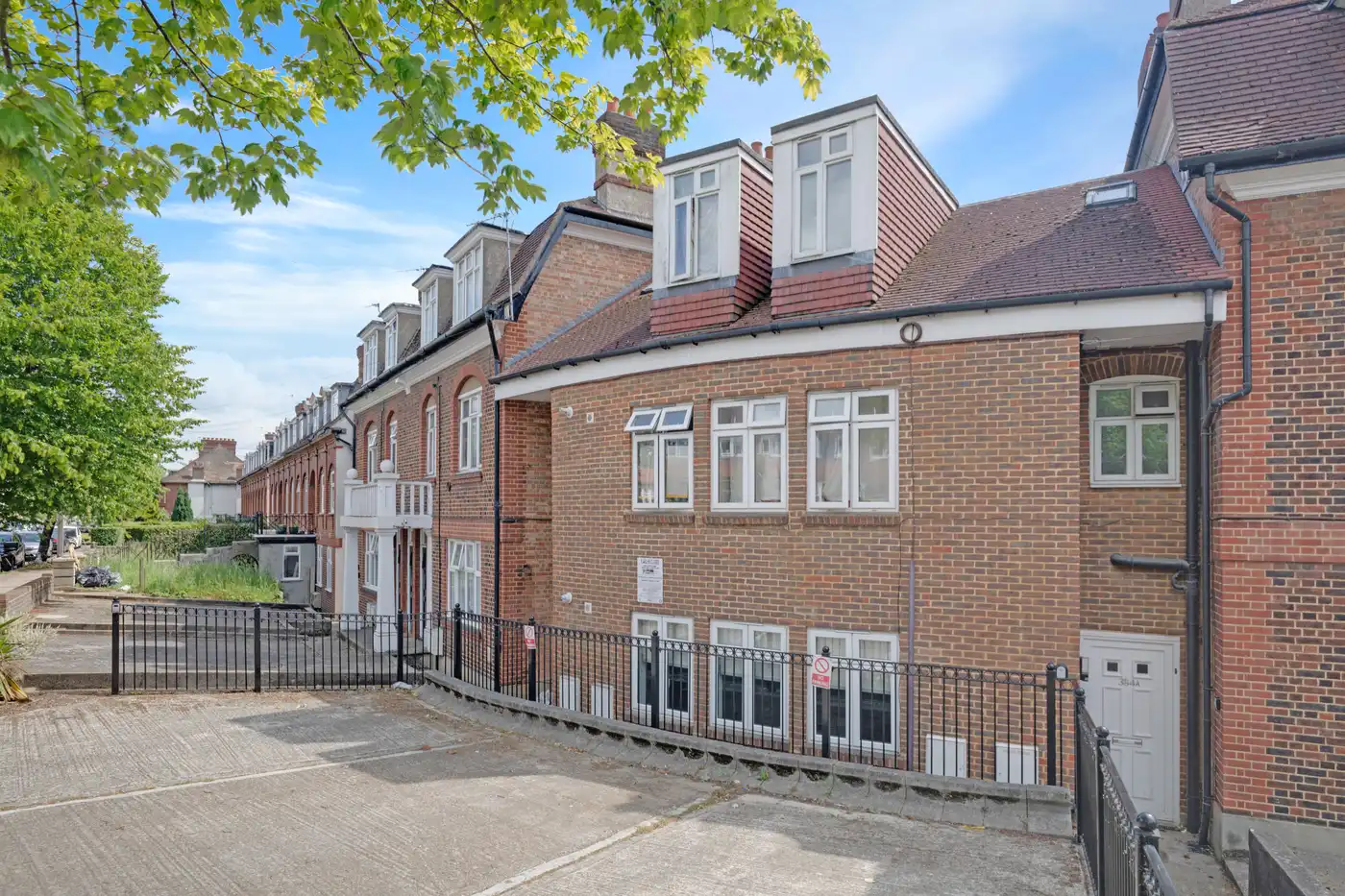 Southcroft Road, (LC549), Tooting, SW16